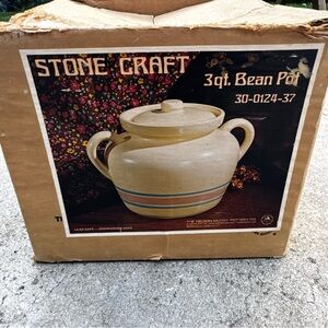 McCoy Stone craft 3qt Bean Pot Ceramic Soup Cream with Blue & Pink Stripes